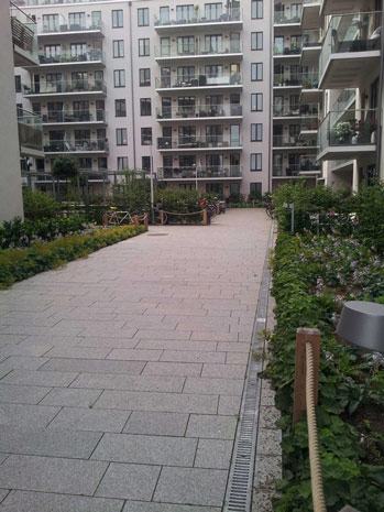 Courtyard-entry-Ida-Ottesen